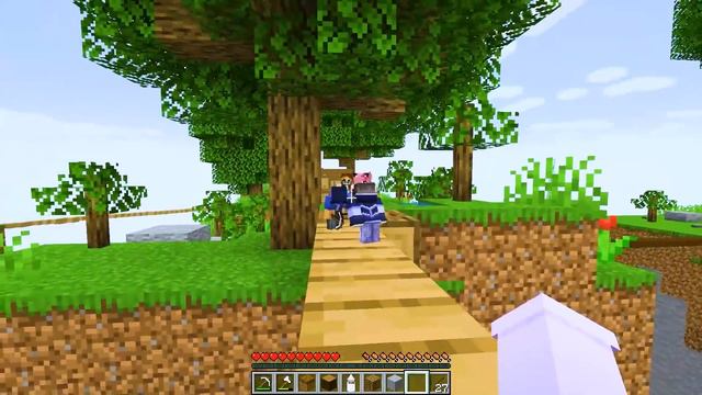 Having a TINY FAMILY in Minecraft! смотреть онлайн