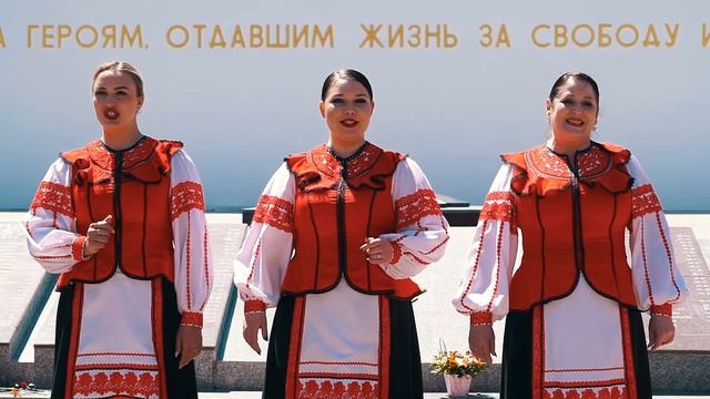 "Герои Кубани" в исполнении народного ансамбля казачьей песни "Зарница" смотреть онлайн
