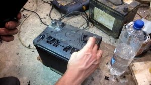 Как сделать необслуживаемый аккумулятор ОБСЛУЖИВАЕМЫМ? ?\ Замер плотности электролита без ареометра