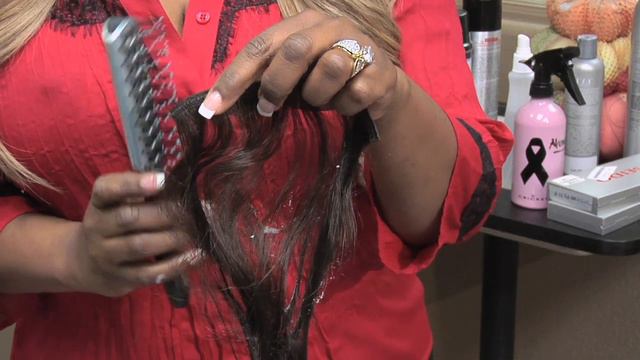 How to Make Your Hair Extensions Soft : Hair Extension Tips смотреть онлайн