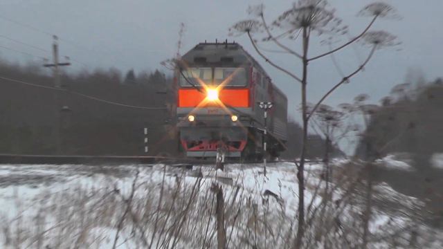 Тепловоз ТЭП70-0133 с пассажирским вагоном смотреть онлайн