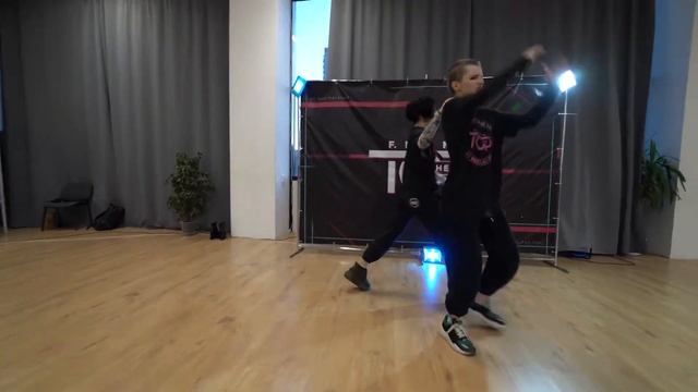 Я сошла с ума - t.A.T.u./COLLAB CLASS BY IVAN PICK & NASTOBURSKIY IGOR смотреть онлайн