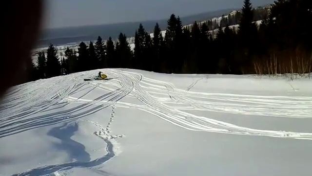 Подьем в гору на самодельном снегоходе! смотреть онлайн