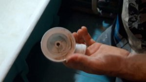 ?Шпаклюем сколы перед реставрацией чугунной ванны и готовим к заливке + Лайфхак по спасению сифона