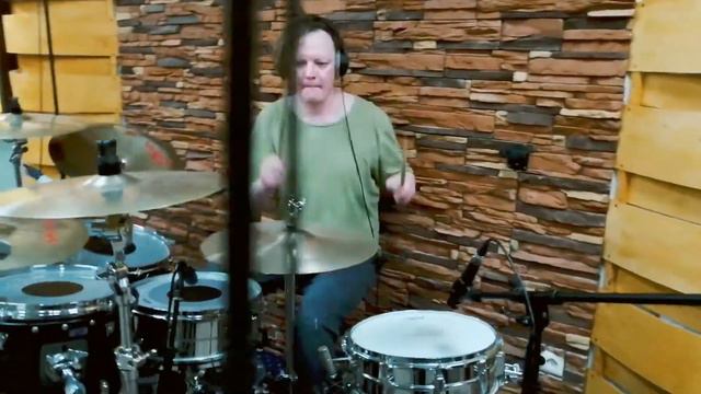 Iksden - Запись барабанов для песни Злое сердце / Silver Rec Studio / Бэкстейдж / @iksDen смотреть онлайн