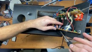 Ремонт колонок Microlab, гул при включении, замена конденсаторов