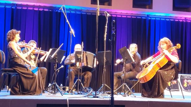 Stephen Sondheim: Send in the clowns; kvartet Rucner, Peter Soave- harmonika смотреть онлайн