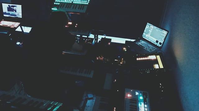 Dark ambient Berlin School live improv - Behringer Odyssey, VC340, Model D, Deckard Dream + more смотреть онлайн