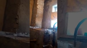 Чистим дымоход пустым баллончиком из под монтажной пены.