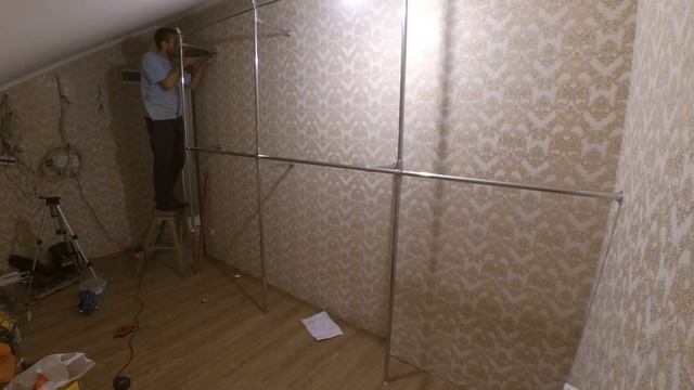 Вішалка в гардероб із труб і з'єднань системи "Джокер" смотреть онлайн