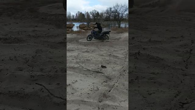 дрифт на мотоциклі лифан 200 смотреть онлайн