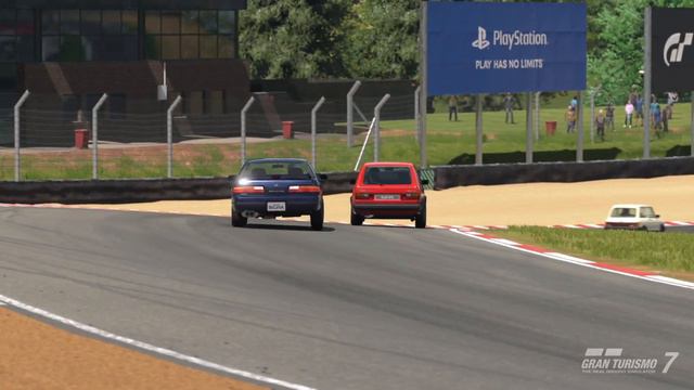 Gran Turismo 7: настоящий автомобильный дзен смотреть онлайн