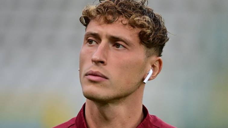 Мергим Войвода читает игру соперника смотреть онлайн