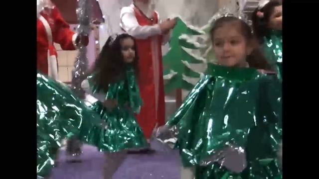 Танец Елочек - рус сектор (Baby Plaza muasir usaq bagcasi) смотреть онлайн