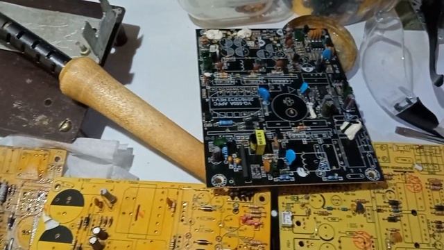 Разборка на детали СЕМИ блоков питания компьютеров и проверка всех деталей приборами часть 3 смотреть онлайн