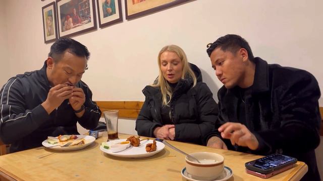 MAGAR GANG @ SAMRAT RESTAURANT @LaureOfficial @DonaThapaAkaChocolateyBoy смотреть онлайн