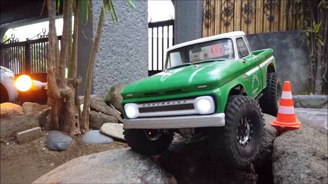 RC Crawlers @ My Backyard / ESS Party! смотреть онлайн