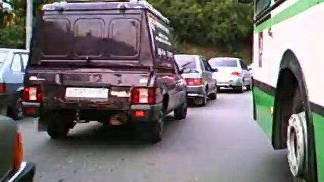 Сквозь пробки смотреть онлайн