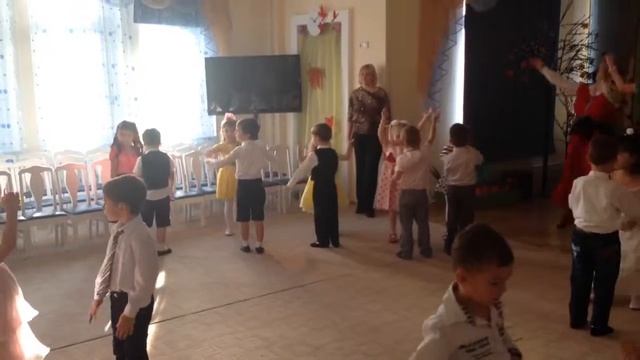 Танец на празднике осени в Дс гр.7 смотреть онлайн