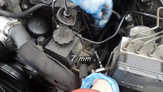 Mercedes w203 Power Steering Pump - remove and replacement on c200 c180 c230 смотреть онлайн