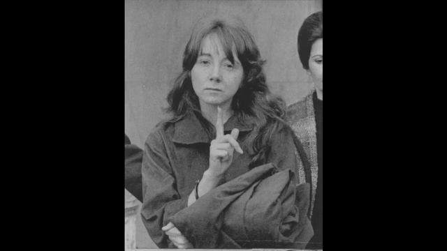 Gerald Ford's Californian Assassins part 1: Lynette "Squeaky" Fromme смотреть онлайн