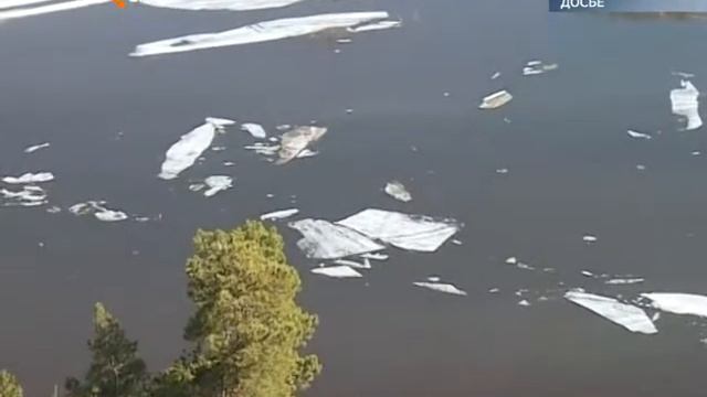 В столице спасатели наблюдают за уровнем воды и обстановкой на реке Лена смотреть онлайн