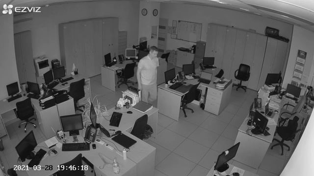 Видеокамера EZVIZ C3W Pro - Темное время суток (черно-белое ночное видение) смотреть онлайн