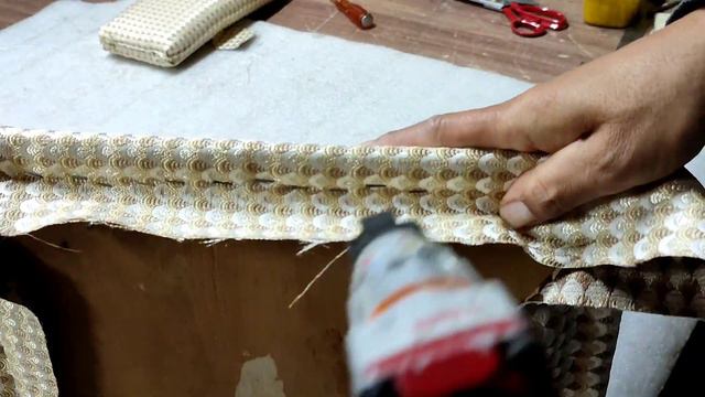 каждому по силам оживить свои стулья , если есть у вас свободное время ,если нет звоните . смотреть онлайн