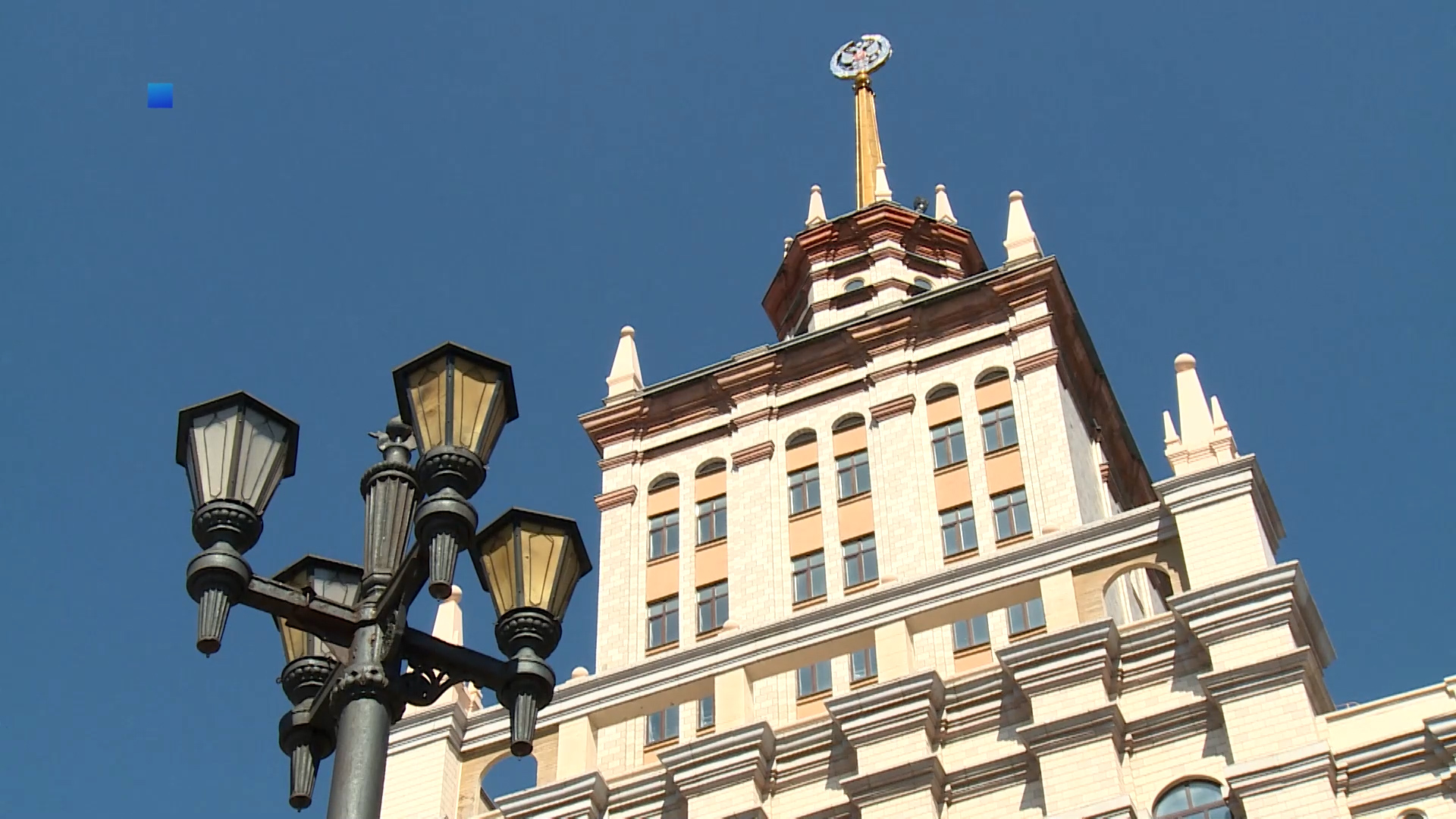 В Госдуме предложили повысить стипендии для студентов до уровня МРОТ смотреть онлайн