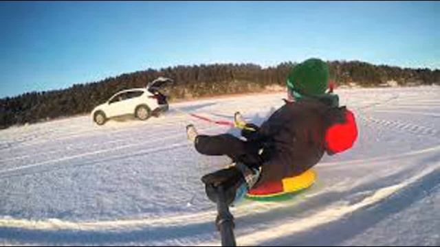 В Карелии женщина разбилась во время пьяного катания на "ватрушке" за машиной смотреть онлайн