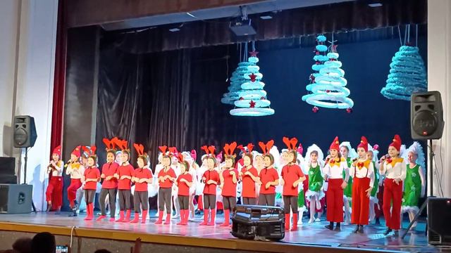 Xmas Concert 2022 - Vrabcheta & Vanessa - Pak e Koleda смотреть онлайн