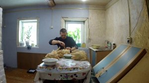 Мощная оттепель в деревне загнала на крышу, делаем мясо и немного шевелимся на кухне!