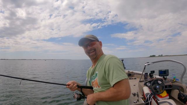 Walleye Resurrection - $200 Jason Mitchell Elite Series Rod Recovered and Snagged Walleye Saved смотреть онлайн
