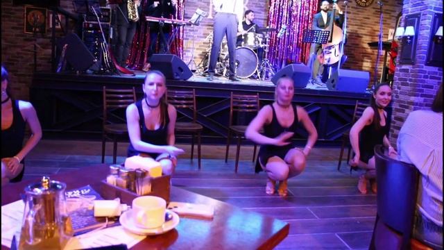 Выступление в качестве подтанцовки || "Fever" смотреть онлайн