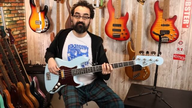 Fender Gold Foil Jazz Bass (MIM) - They Need To RECALL This Tin Foil Travesty - LowEndLobster Revie смотреть онлайн