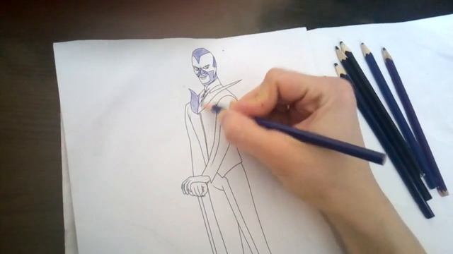 Человек-бражник. Раскрашивание карандашами. смотреть онлайн