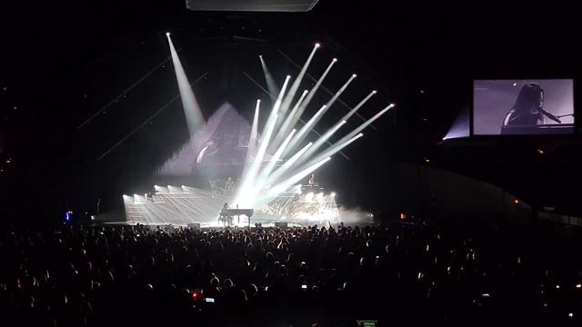 Evanescence - Far From Heaven live (11-05-21) смотреть онлайн