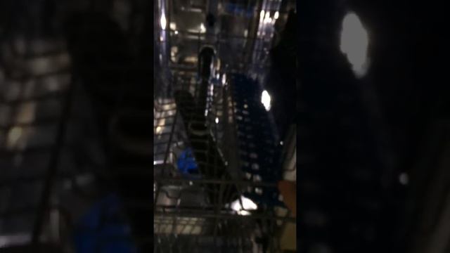 Как снять лопасти посудомоечной машины Electrolux esl 9457ro для прочистки смотреть онлайн