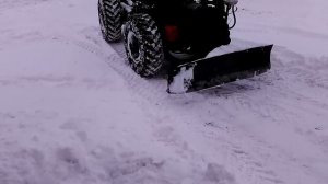 Уборка снега. Самодельный минитрактор. Бульдозер.