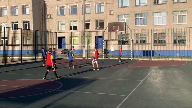 Открытый Чемпионат по Мини - Футболу среди 5 классов в МБОУ "СОШ № 55" г. Чебоксары. 5Б-5Е смотреть онлайн