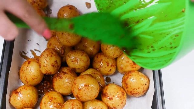 Молодая картошка в духовке! Вам обязательно понравится!