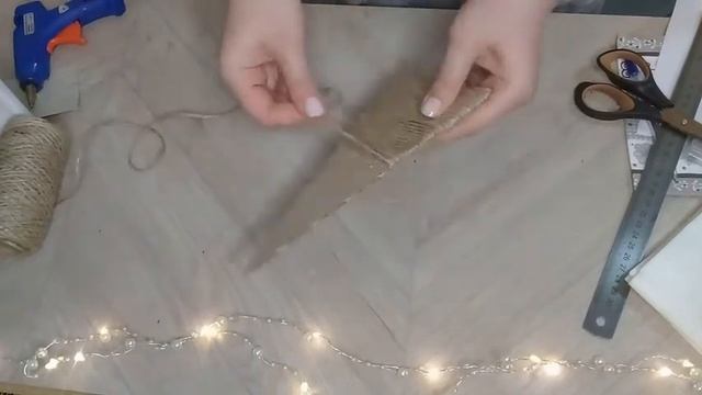 НОВОГОДНИЙ ДЕКОР из джутовой веревки / ВЕНОК, ЕЛОЧКИ, ПОДВЕСКА /Christmas decor / DIY Yuli at home смотреть онлайн