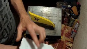 Резка плитки электрическим плиткорезом без сколов.