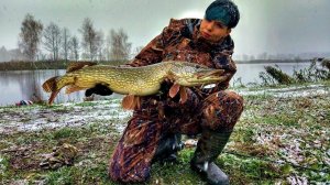 ОГРОМНАЯ ЩУКА НА КАСТМАСТЕР! Ловля на спиннинг в Беларуси. #29