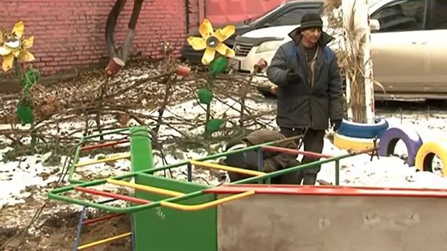 Победители субботника получили детскую площадку смотреть онлайн