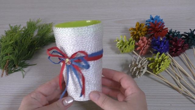 ОСЕННИЕ ПОДЕЛКИ из шишек // ПОДЕЛКИ своими руками в ДЕТСКИЙ САД смотреть онлайн