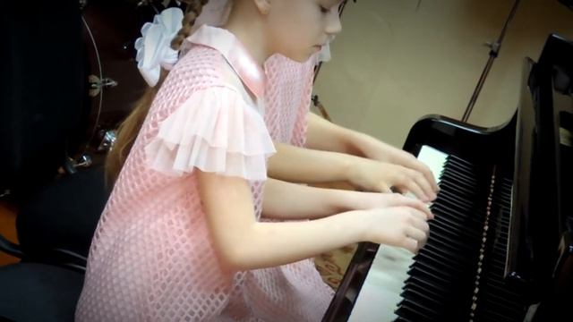 Дуэт Шанталосова София и Гореликова Елизавета "Танец альпийских снежинок", А. Фрейнклах смотреть онлайн