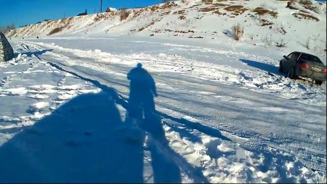 Подлёдная ловля ельца на р.Ангара. Ice Fishing On The Angara River. アンガラ川での氷釣り