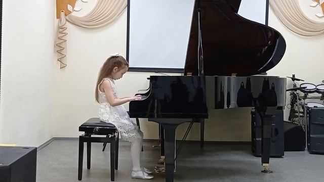 Шугаева Сабина. 1. Моцарт Менуэт До мажор 2. Майкапар Дождик смотреть онлайн