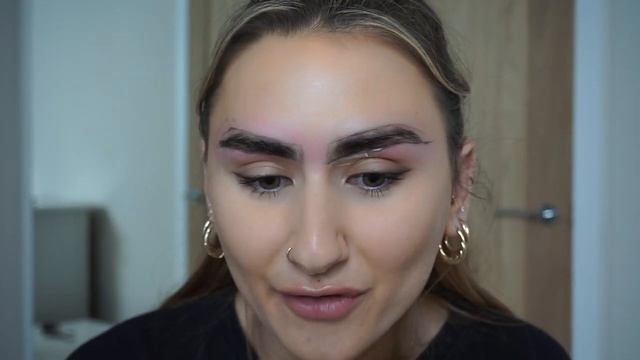 This eyebrow shape will give you a face lift [Fox Brow Tutorial] смотреть онлайн